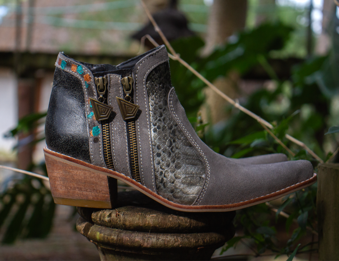 leather boots Eva